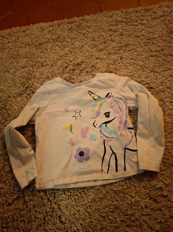 Haut manche longue fille licorne primark taille 7 8 ans