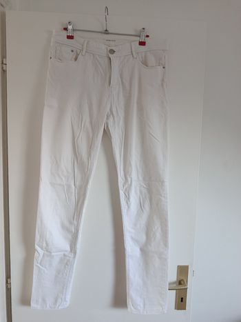 Jean blanc Cache cache