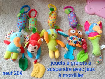 Lot jouets à grelot bébé à suspendre