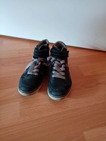 Jolies bottines grises Geox. Pointure 34
