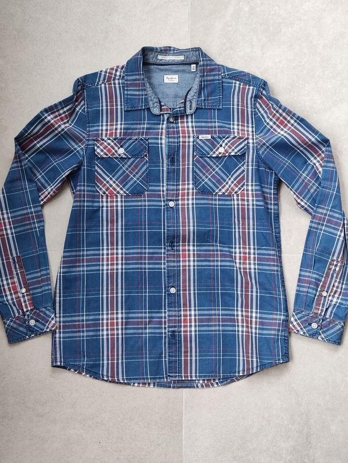 Chemise à manches longues et à carreaux