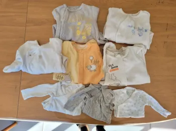 Lot naissance mixte 5 pyjamas 3 bodies