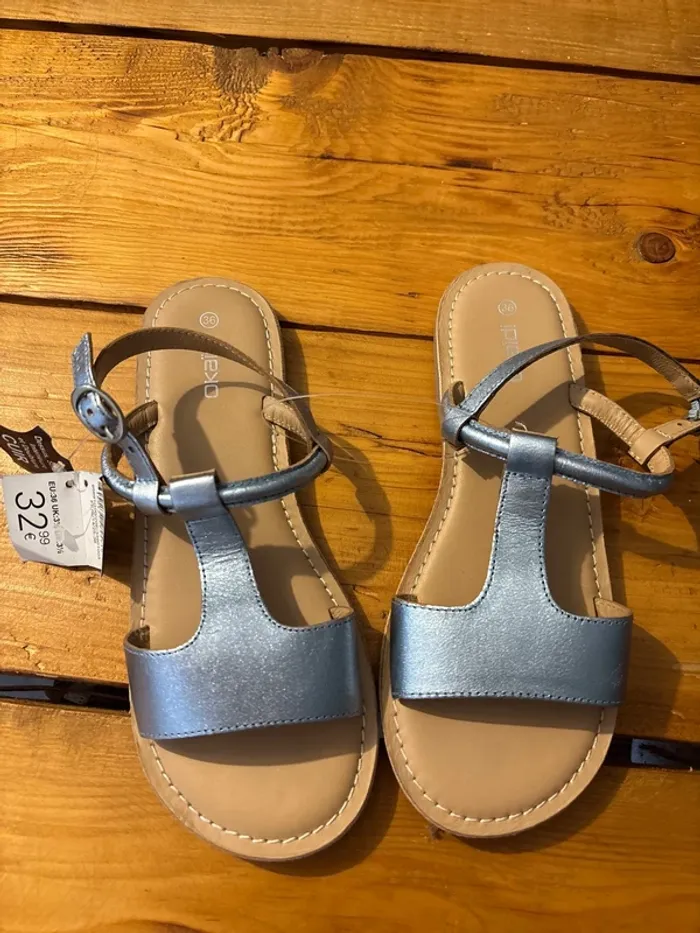 Sandales fille neuves cuir - photo numéro 2