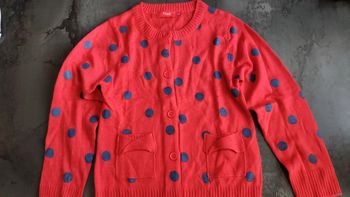 Gilet rouge a pois tissaia 5 ans