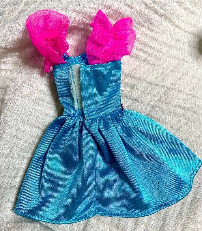 Belle robe rose et bleu Barbie