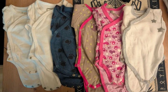 Lot 10 body et 3 leggings bébé