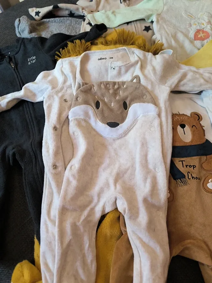 Lot 8 pyjama 6 mois - photo numéro 2