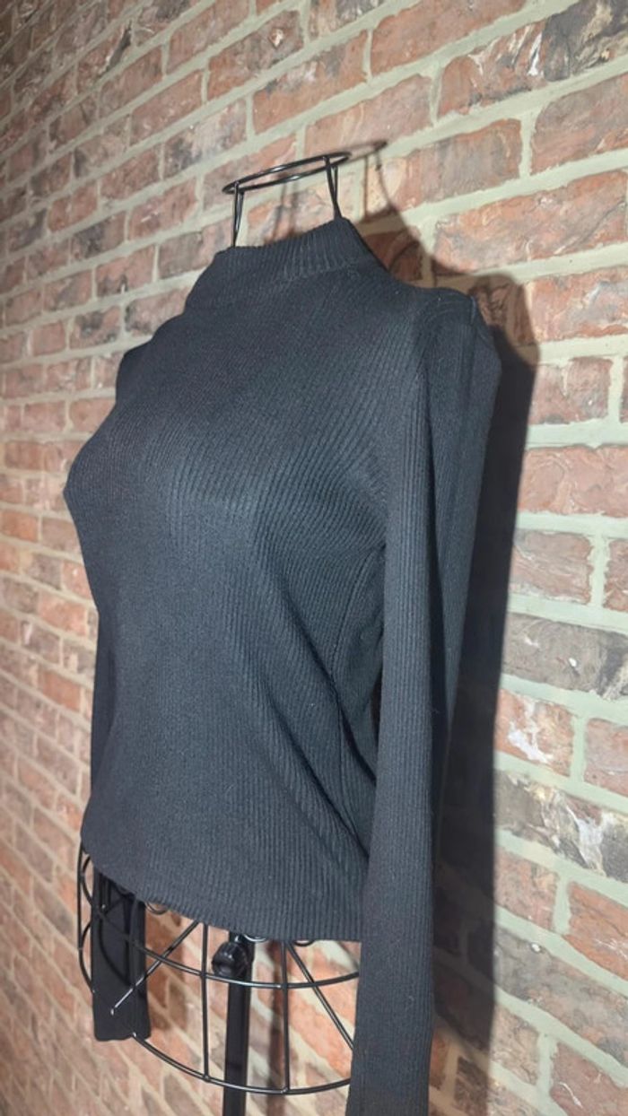 Haut noir ligné manches longues Pull and Bear Taille M / 38 - photo numéro 6