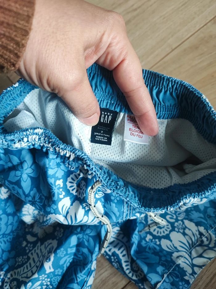 Short de bain garçon Gap 24 mois (78) - photo numéro 2