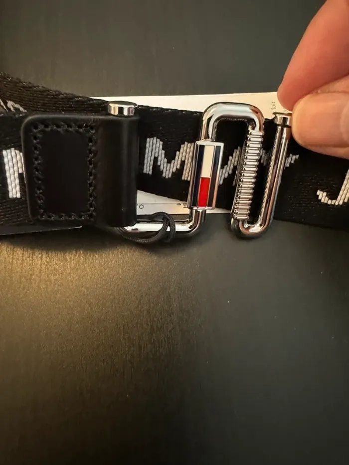 Ceinture Tommy Jeans noire taille 85 neuve avec étiquette. - photo numéro 3