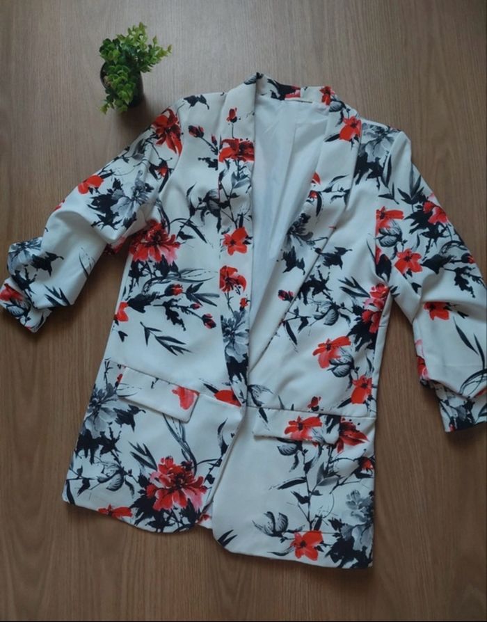 Blazer long blanc fleuris Adilynn T.M/L TBE 🌹 - photo numéro 2