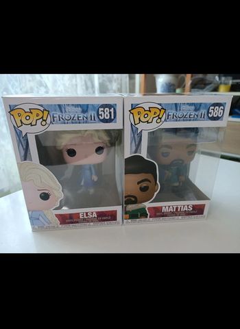 Lot de 2 Figurines Funko pop Disney frozen 2 : n°586 Mattias et n°581 Elsa