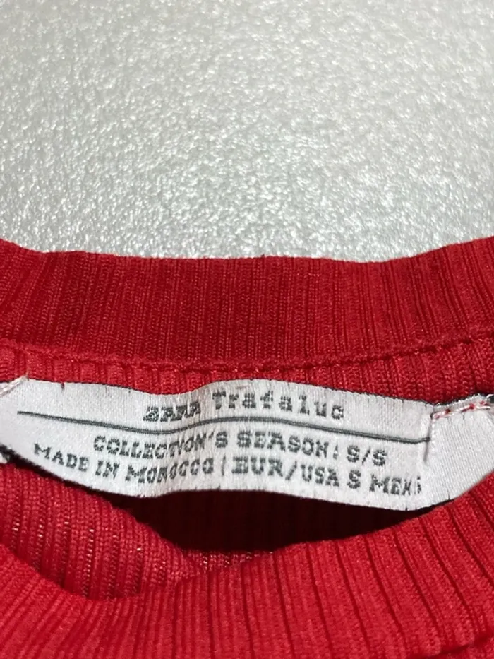 Top court épaules dénudés - photo numéro 2