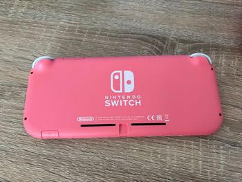Nintendo switch lite corail