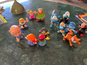 Lot de 14 figurines schtroumpfs, mignon, personnages d’asterix ect