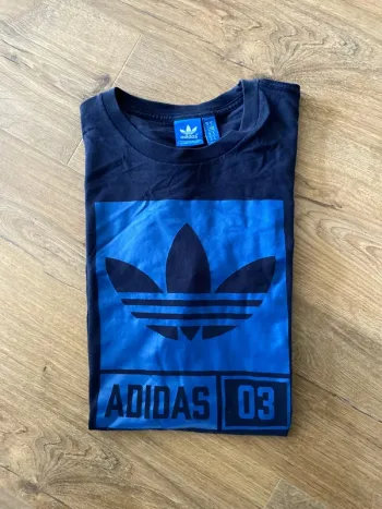 T-shirt vintage Adidas Originals noir & bleu – Taille M