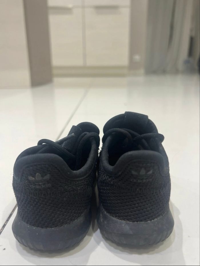 Basket adidas enfant taille 23