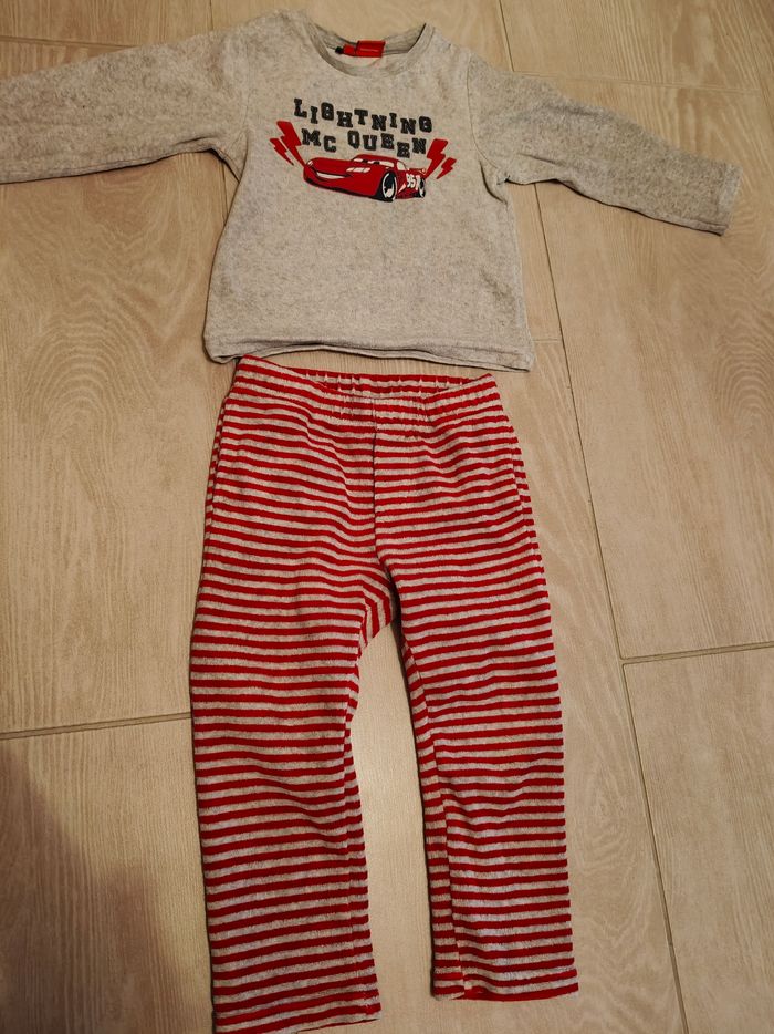 Pyjama velours 2 ans be Cars - photo numéro 2