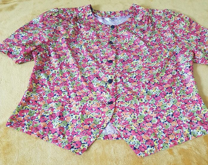 Blouse fleurie asymétrique, made in France 🇨🇵 - photo numéro 4