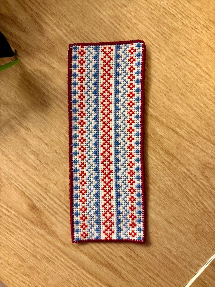 Marque-page brodé - fait main - photo numéro 2