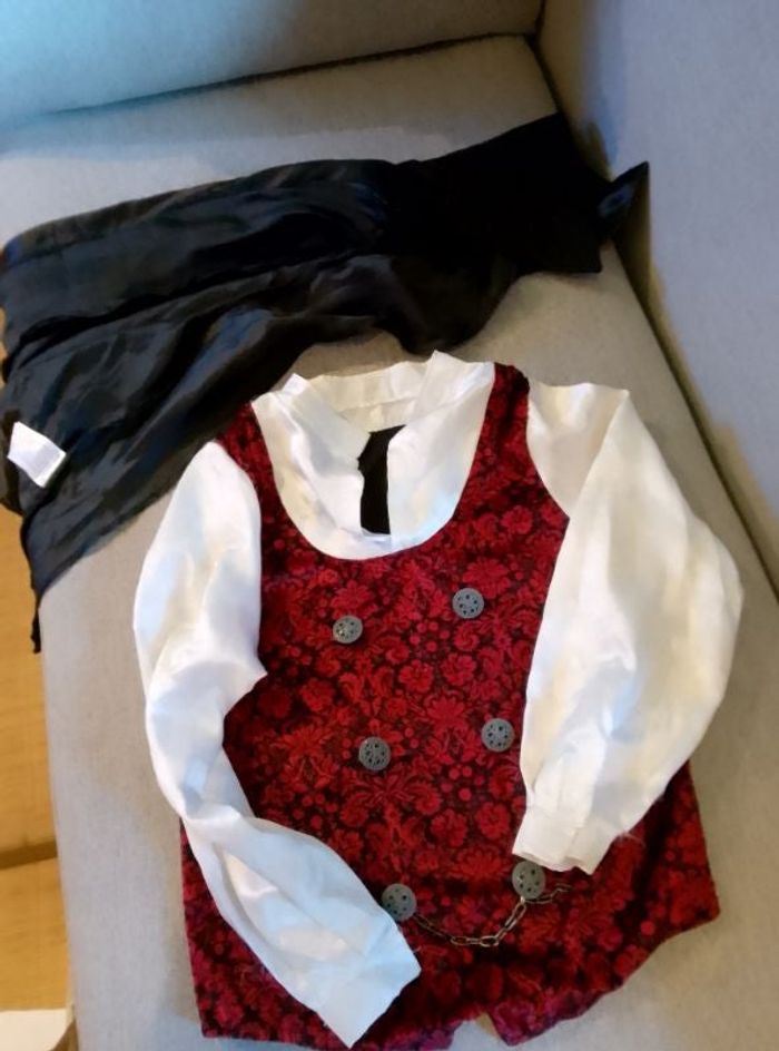 Chemise et cap de vampire