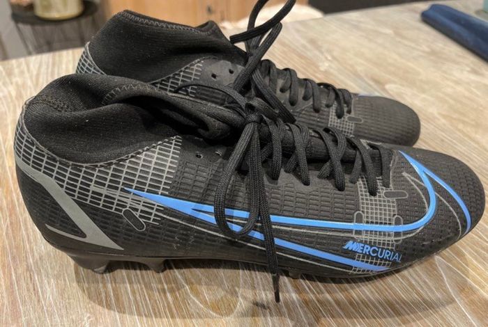 Chaussures de foot à crampons p.38