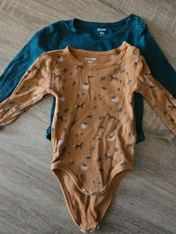 Lot de 2 bodies taille 9mois 🌸