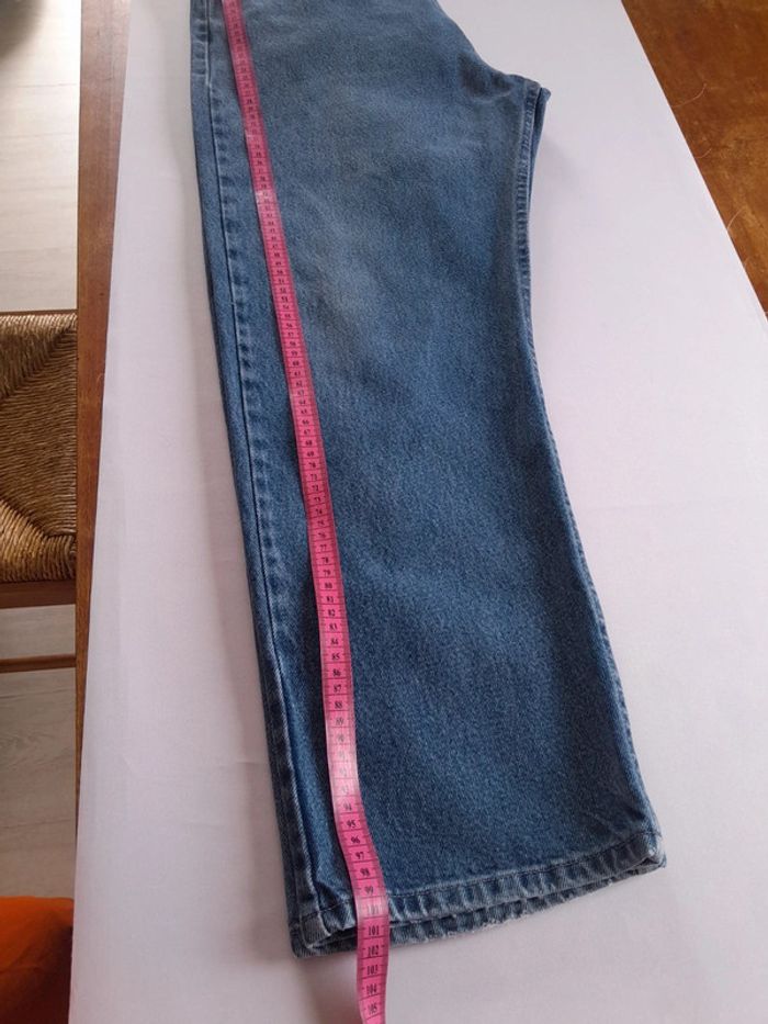 Jean wrangler large et court 37×30 - photo numéro 13