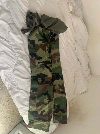 Pantalon cortex imperméable taille 104 L vent , pluie ect..