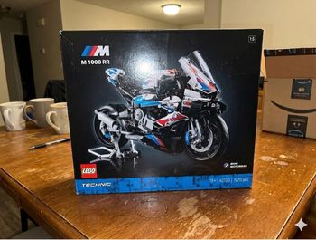 LEGO Technic BMW M 1000 RR 42130 neuf boîte complète