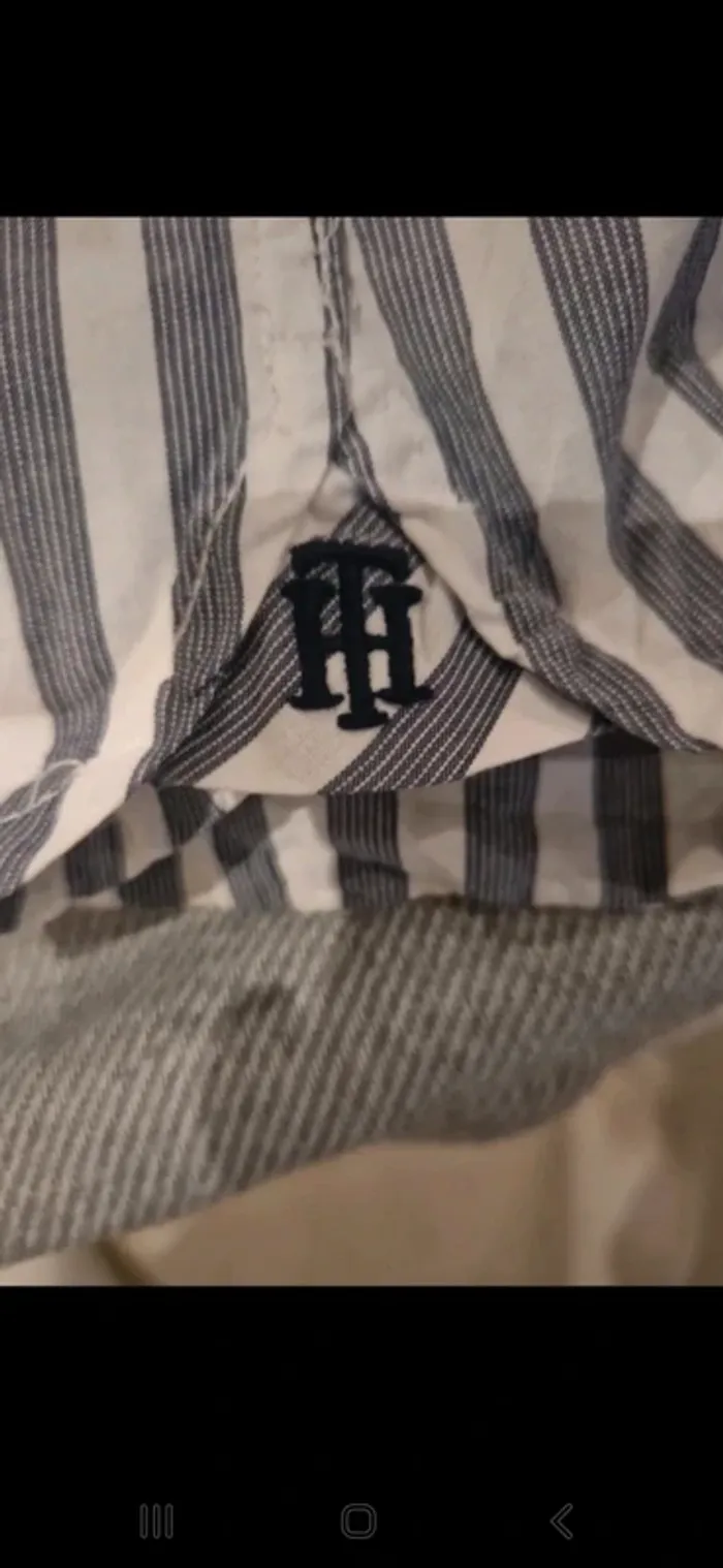 Chemise garçon 12 ans tommy hilfiger très bon état - photo numéro 4