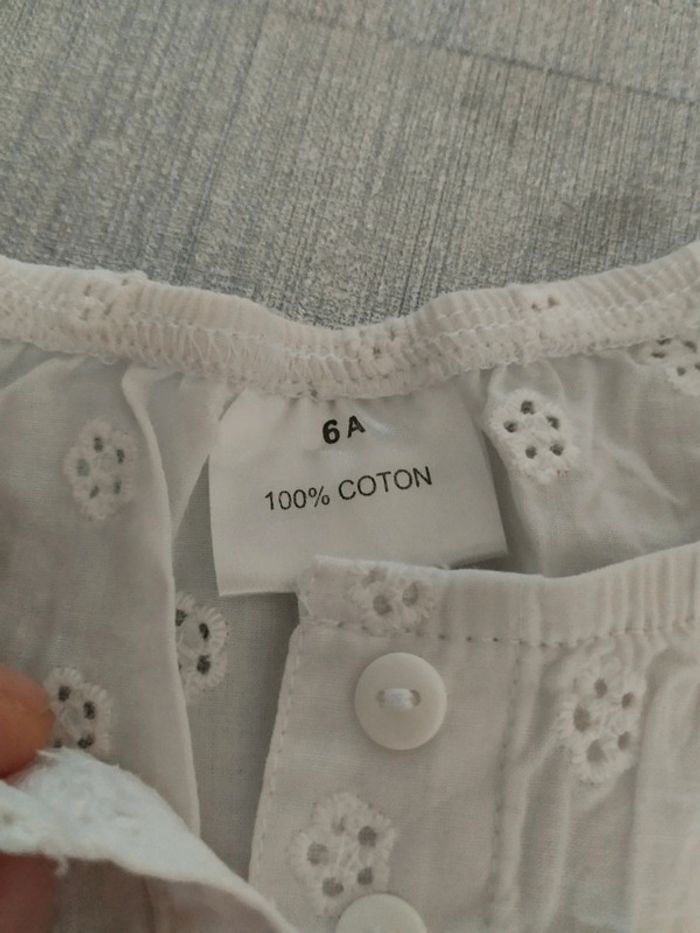 Jolie maillot avec broderie taille 6 ans - photo numéro 3