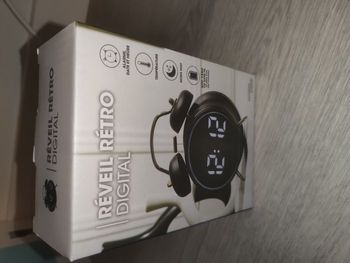 Réveil rétro digital NEUF