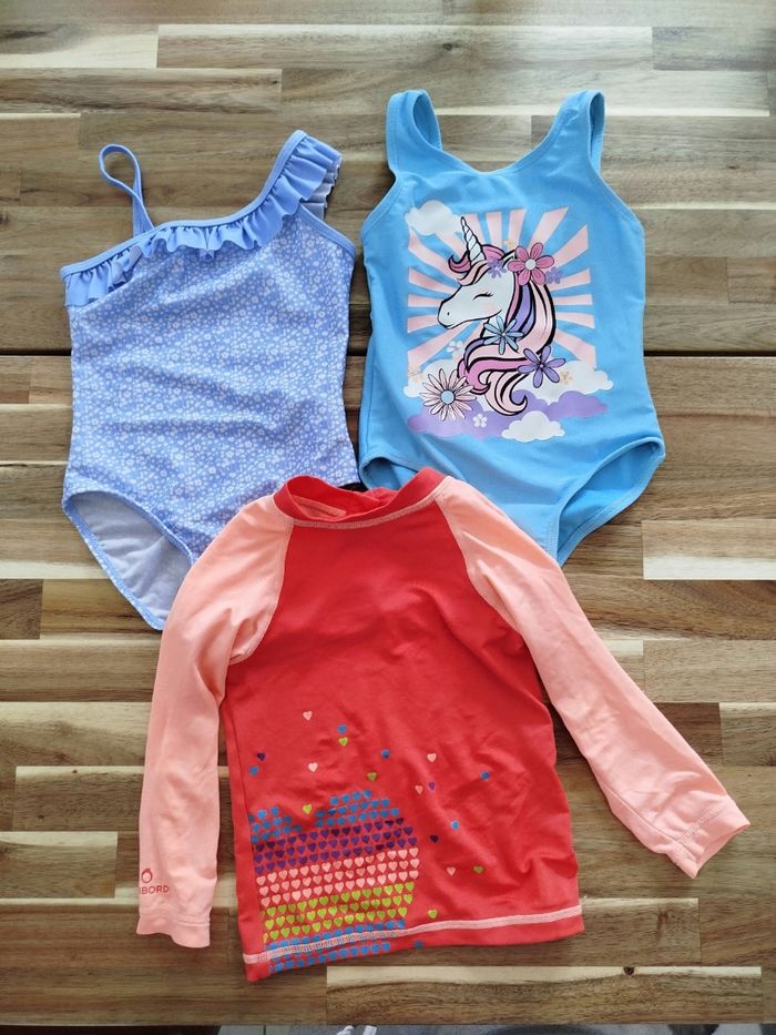 Lot vêtements piscine 3 ans
