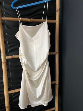 Robe courte satinée H&M neuve