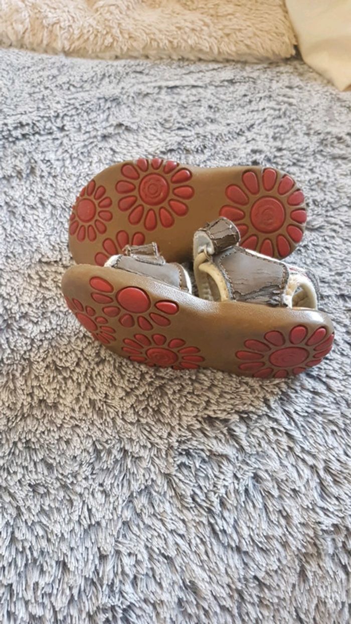 Sandales taille 24 - photo numéro 5