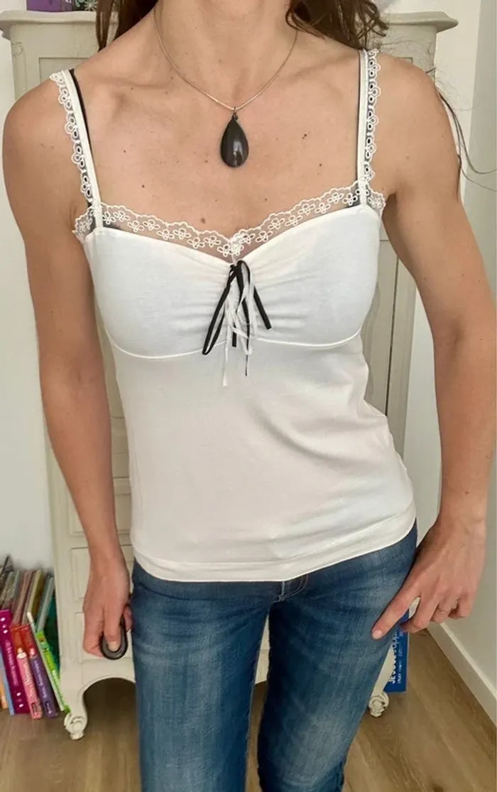 Magnifique top , débardeur blanc mango taille 38 , M , 2 - photo numéro 6