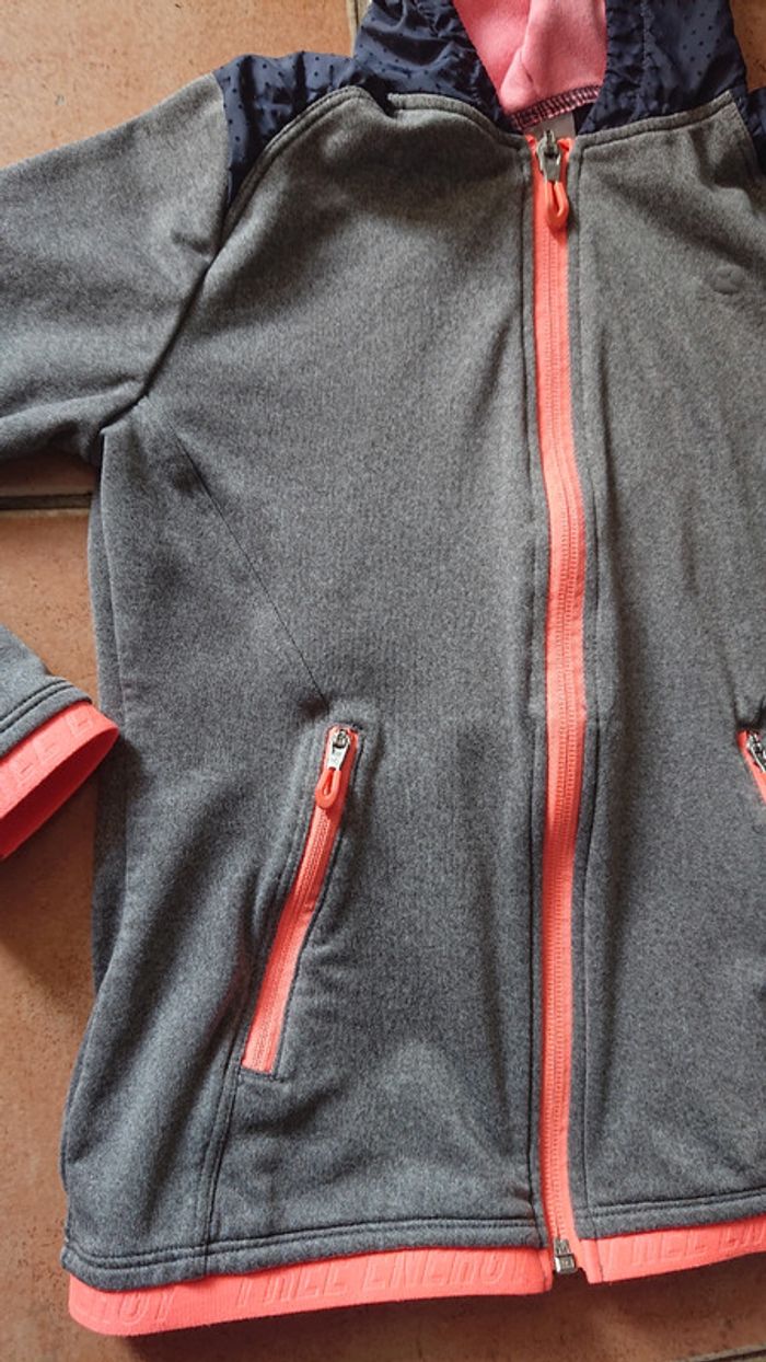 Superbe veste de sport - photo numéro 2