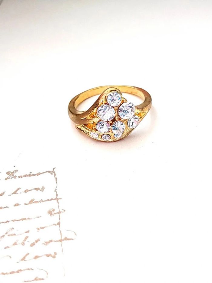 Bague taille 63 neuve doré et pierres blanches - photo numéro 7