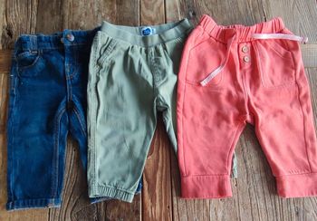 Lot pantalon taille 12 mois