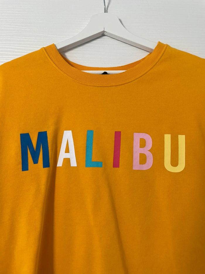 Haut t-shirt jaune moutarde crop-top écriture col rond manches courtes - photo numéro 2