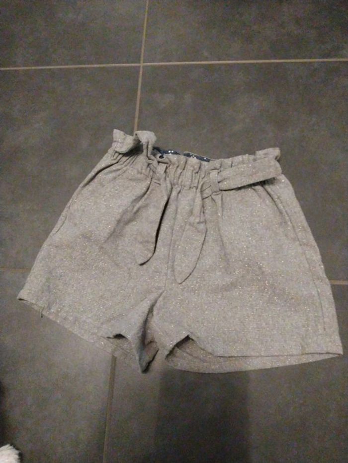 Short gris avec paillette