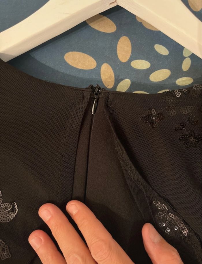 Robe noire chic - photo numéro 3