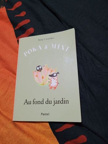 Poka et Mine au fond du jardin