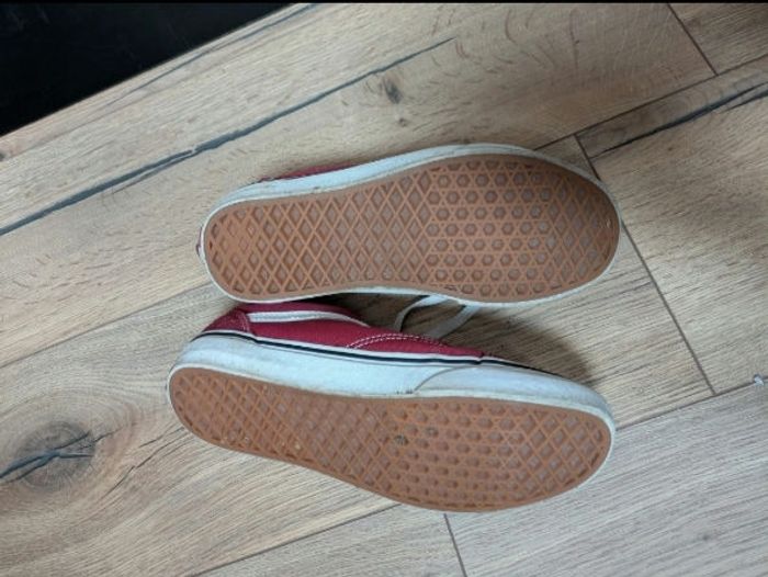 Vans de couleur bordeau - photo numéro 6