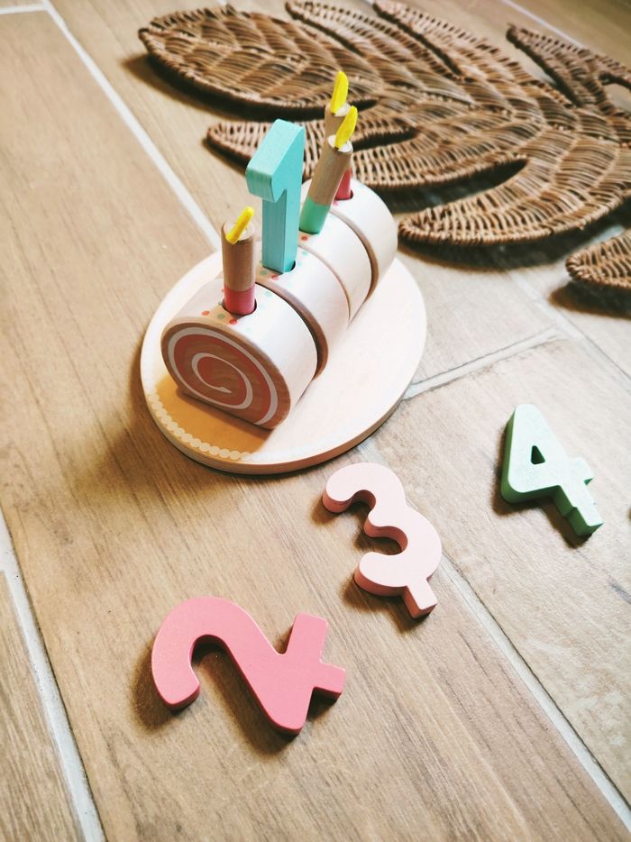 🎂Dinette gâteau d'anniversaire à scratch avec bougies et chiffres en bois marque Vertbaudet - photo numéro 3