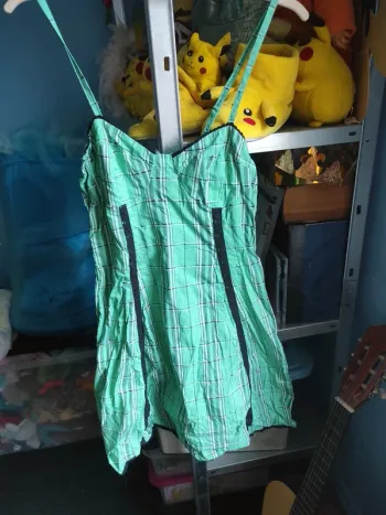 Robe verte à carreaux