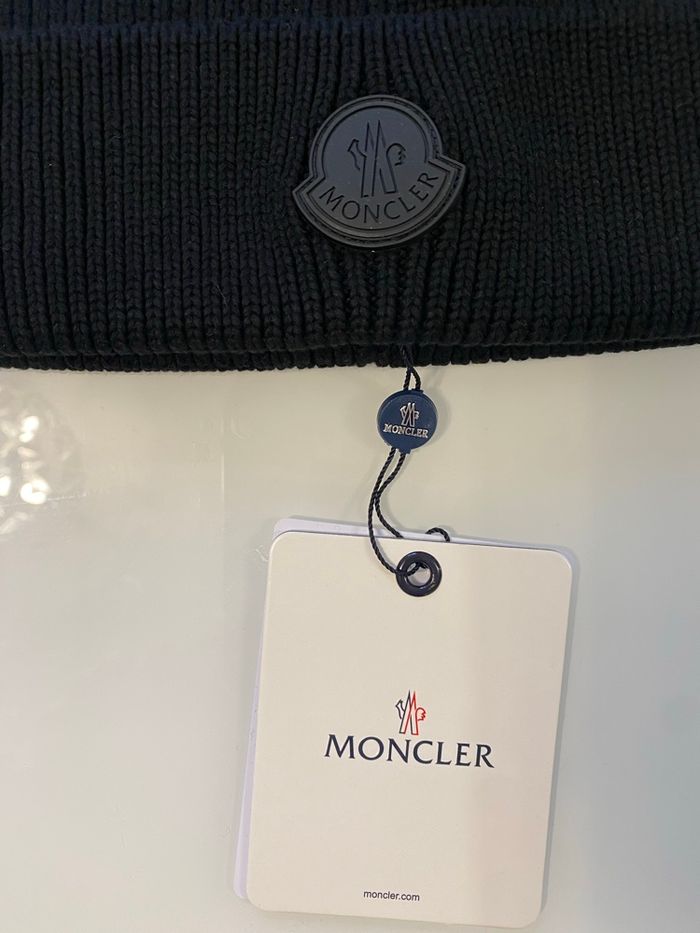 Bonnet moncler - photo numéro 2