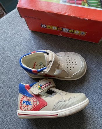 Chaussures bottillons sandales en cuir Pablosky neuves 19