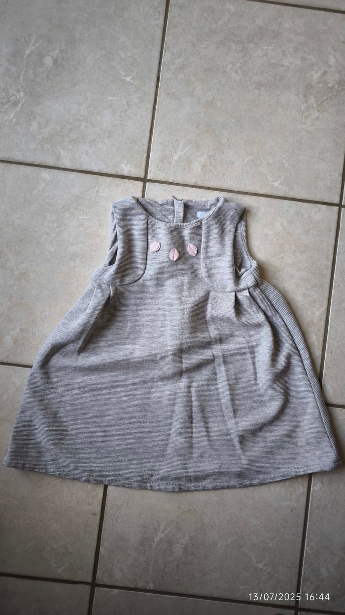 Robe grise
